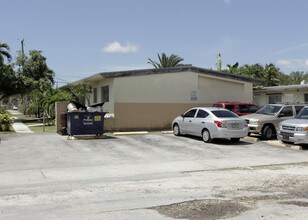 3178-3180 SW 13th St in Miami, FL - Building Photo - Building Photo