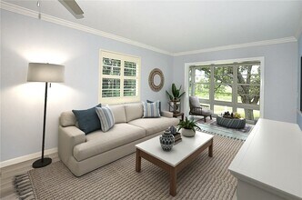 50 Woodland Dr, Unit 207 in Vero Beach, FL - Foto de edificio - Building Photo