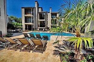 6910 Skillman St in Dallas, TX - Building Photo