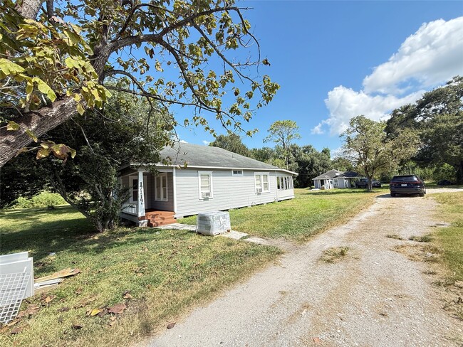 property at 17119 TX-35