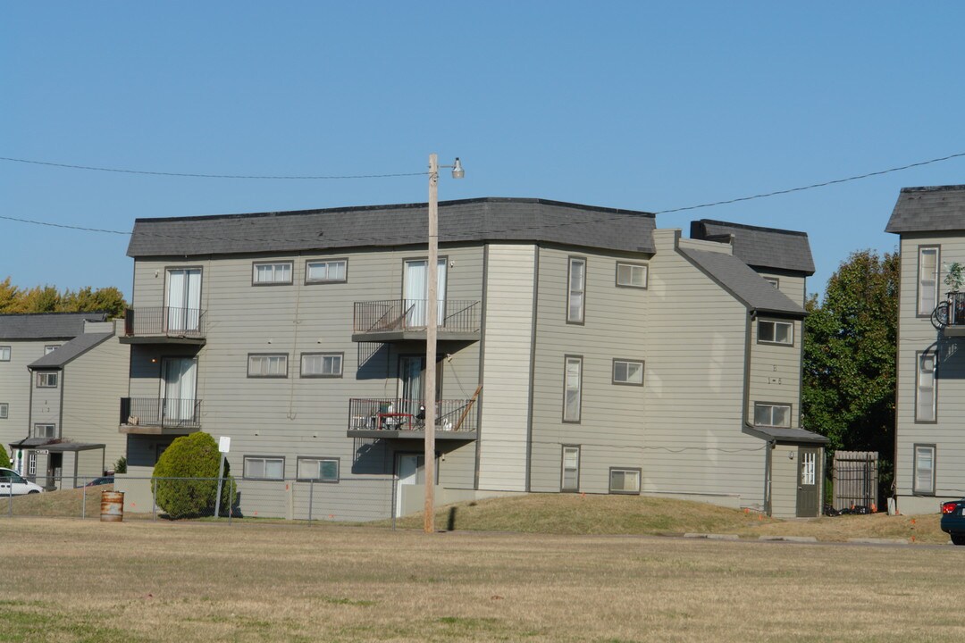 Village Green Apartment Homes in Haysville, KS - Building Photo