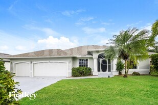 346 NE 23rd St in Cape Coral, FL - Building Photo