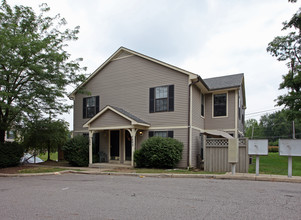 The Ridge Apartments in Reynoldsburg, OH - Building Photo - Building Photo