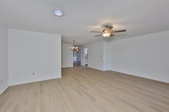 1219 Wild Feather Ln, Unit 6 in Sun City Center, FL - Building Photo - Building Photo