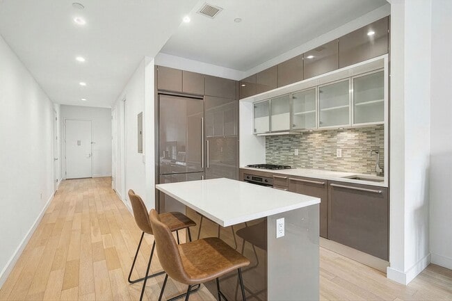 75 Wall St in New York, NY - Building Photo - Building Photo