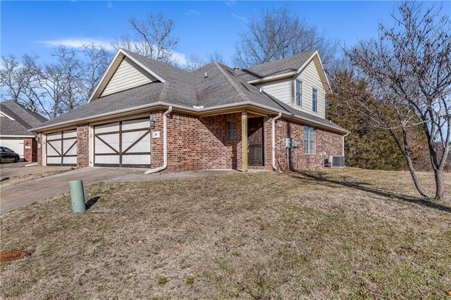 property at 58 S Woodsprings Dr