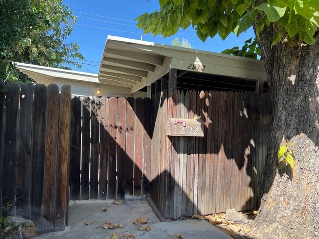 2912 Sunset Ave in Bakersfield, CA - Building Photo - Building Photo