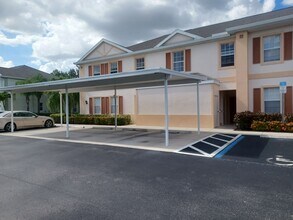 4255 Liron Ave, Unit 1112 in Ft. Myers, FL - Building Photo - Building Photo