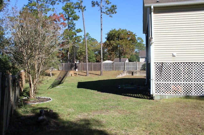 1911 Gastonia Rd in Southport, NC - Foto de edificio - Building Photo