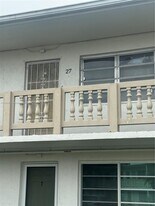 20120 NE 2nd Ave in North Miami Beach, FL - Building Photo