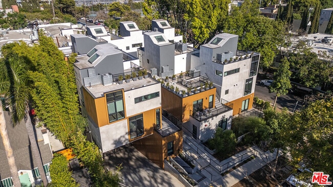 property at 1016 N Martel Ave