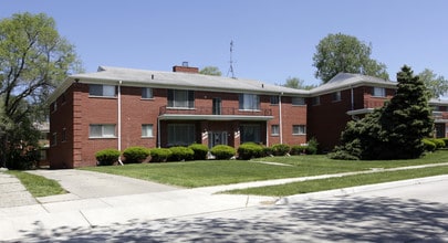 Miller Greens Apartments in Oak Park, MI - Building Photo - Building Photo