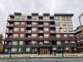 13838-13108 108 Ave in Surrey, BC - Building Photo