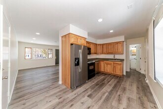 1008 S 10th Ave in St. Charles, IL - Building Photo - Building Photo