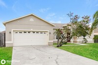 1951 Manatee Dr in Kissimmee, FL - Foto de edificio - Building Photo