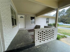 5358 The Savoy in College Park, GA - Building Photo - Building Photo