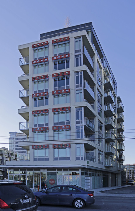 Block 100 in Vancouver, BC - Building Photo