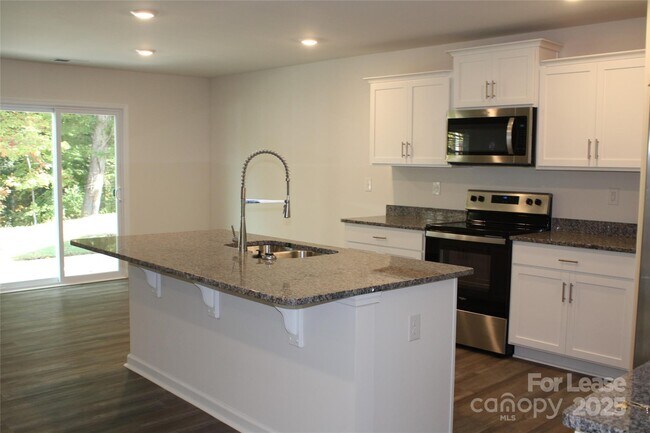 2295 Mdw Strm Dr in Sherrills Ford, NC - Building Photo - Building Photo