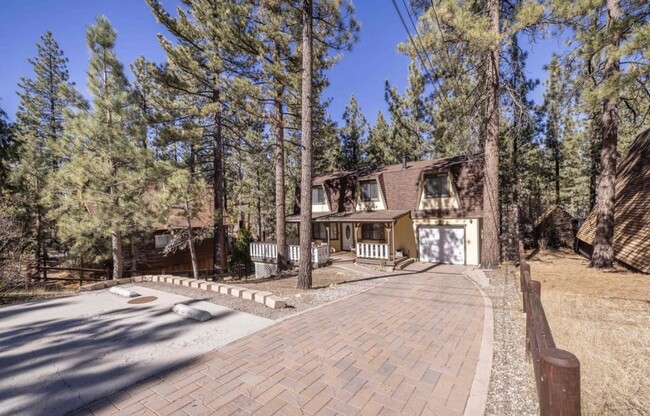 637 Sugarloaf Blvd in Big Bear, CA - Building Photo - Building Photo