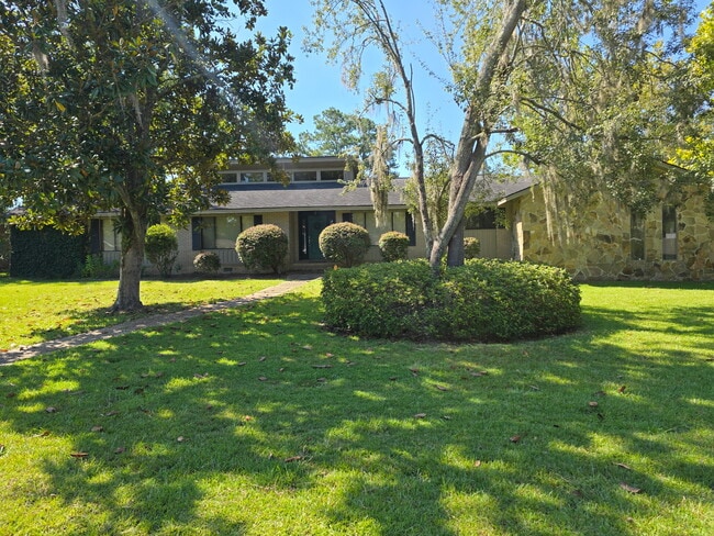 207 Brookview Terrace in Valdosta, GA - Building Photo - Building Photo