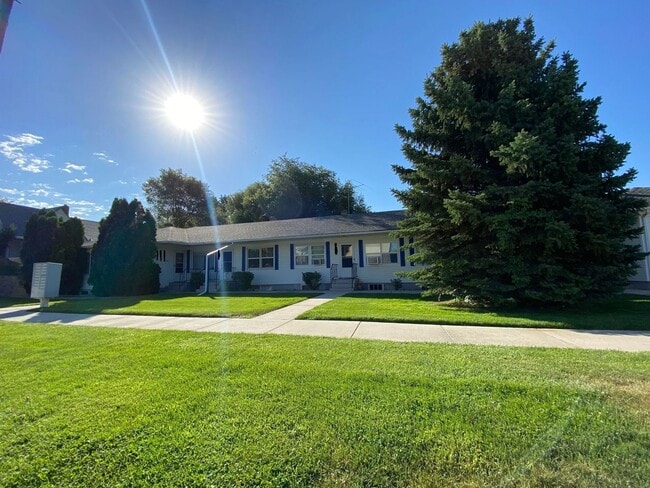 property at 725 S 16th Ave