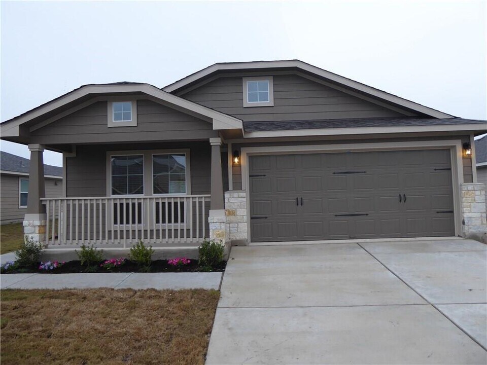 1520 Portchester Castle Path in Pflugerville, TX - Building Photo