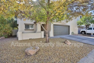 1171 E Lowell Ave in Gilbert, AZ - Foto de edificio - Building Photo