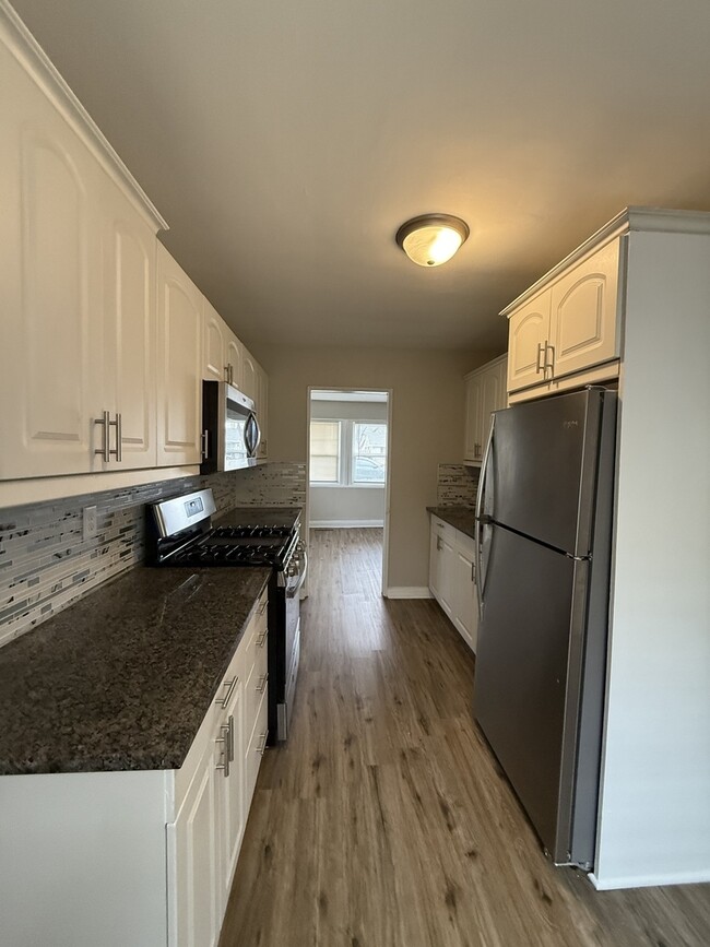 17028 Greenbay Ave in Lansing, IL - Building Photo - Building Photo