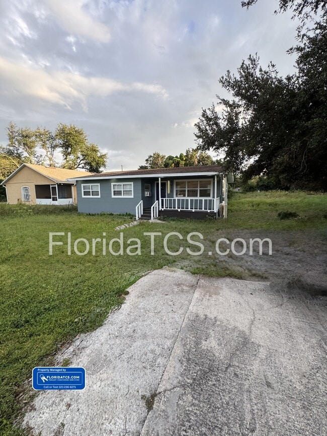 4910 Huppel Ave in Orlando, FL - Building Photo - Building Photo