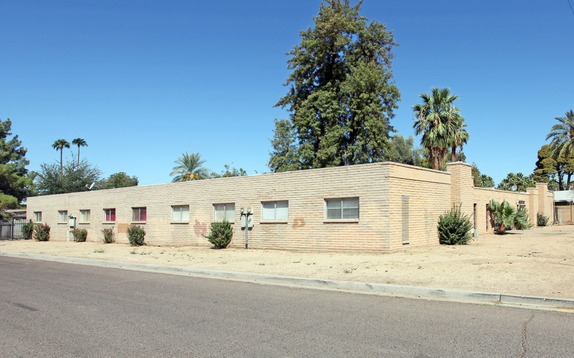 Coronado Square in Phoenix, AZ - Building Photo