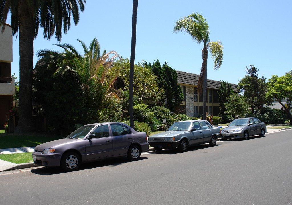 929 E Ave. (The Normandy) in Coronado, CA - Building Photo