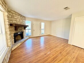 601 Free Rein in Horseshoe Bay, TX - Building Photo - Building Photo