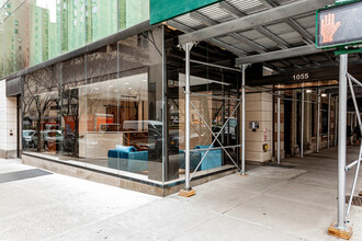 1055 Park Ave in New York, NY - Building Photo - Building Photo