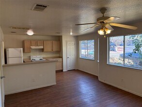 111 Cedar Ln in San Marcos, TX - Building Photo - Building Photo