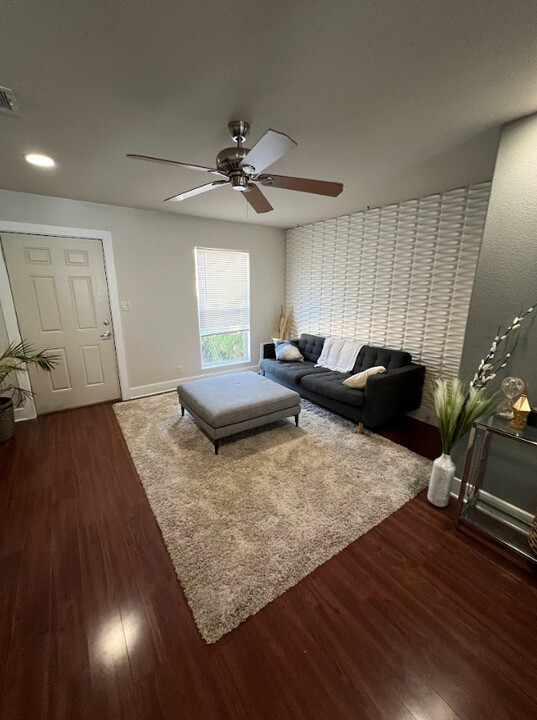 1101 Grove Blvd, Unit 502 in Austin, TX - Building Photo