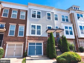 22520 Highcroft Terrace in Ashburn, VA - Building Photo