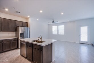 6288 Dolosonte St in Las Vegas, NV - Building Photo - Building Photo