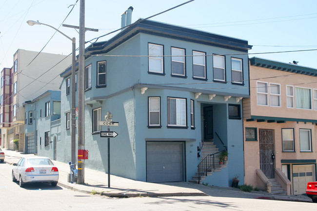 Lone Mountain in San Francisco, CA - Foto de edificio - Building Photo