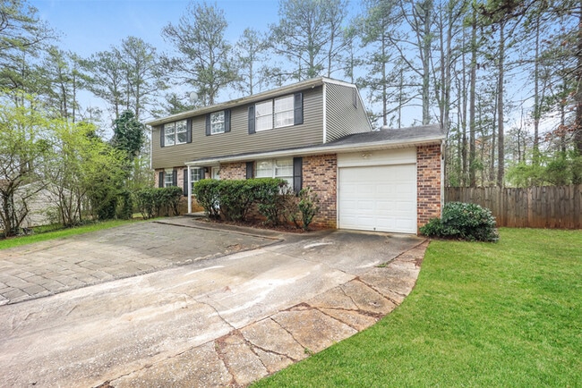2595 Old S Ct in Jonesboro, GA - Building Photo - Building Photo