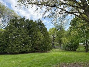 131 Cedarbrook Rd in Naperville, IL - Building Photo - Building Photo