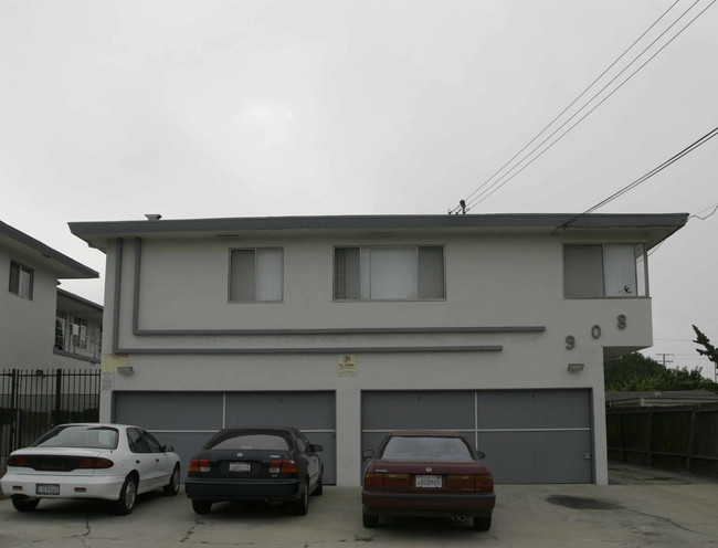 908-912 N Inglewood Ave in Inglewood, CA - Foto de edificio - Building Photo