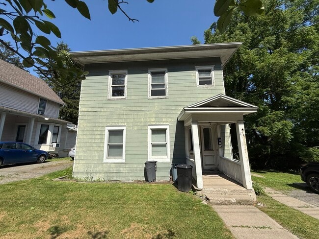 403 Hector St in Ithaca, NY - Building Photo - Building Photo