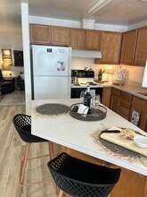 421 N 10th St in Central Point, OR - Building Photo - Building Photo