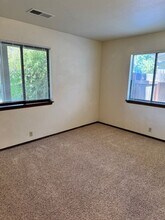 1585 Arroyo Manor Dr in Redding, CA - Building Photo - Building Photo