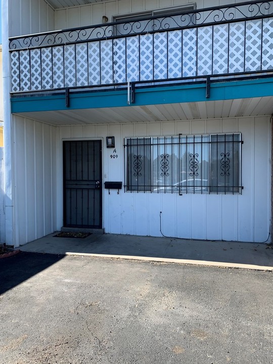 909 Carlisle Blvd SE-Unit -A in Albuquerque, NM - Building Photo