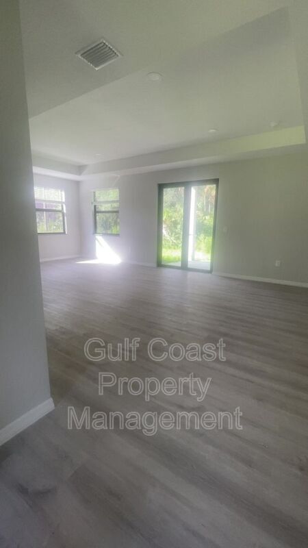 1926 Marlay Ave in Lehigh Acres, FL - Building Photo - Building Photo