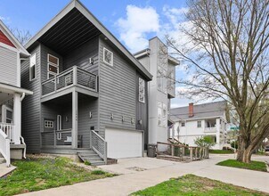 2464 Broadway St in Indianapolis, IN - Foto de edificio - Building Photo