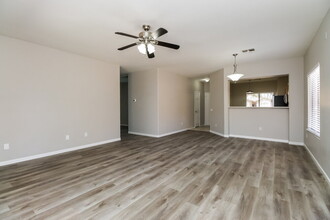 231 S Valle Verde in Mesa, AZ - Building Photo - Building Photo