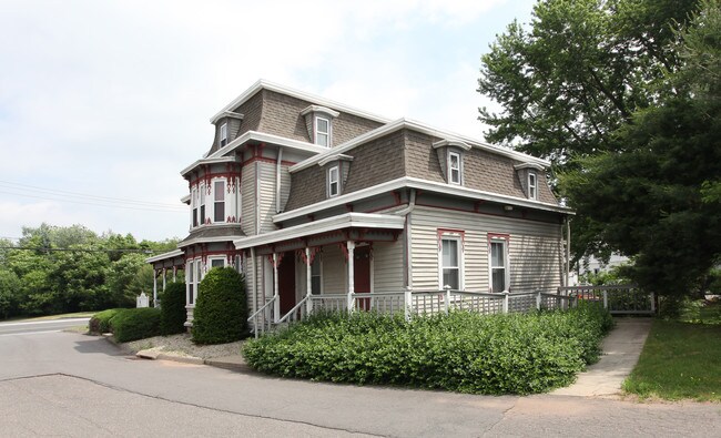 17-19 Silver Ln in East Hartford, CT - Building Photo - Building Photo