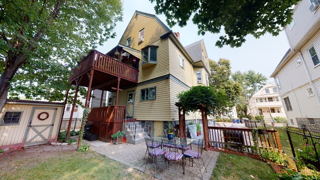 76 Pearson Rd, Unit 1